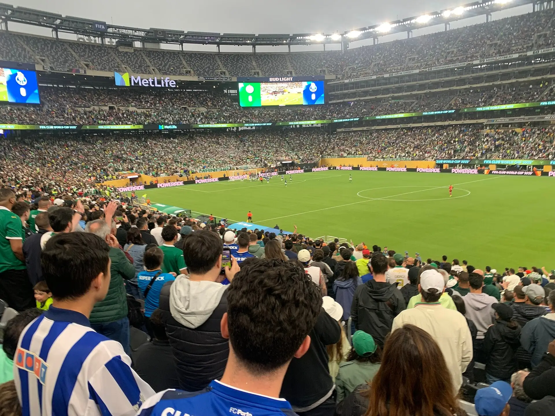 Palmeiras and Porto playing at MetLife Stadium during the 2025 FIFA Club World Cup, June 2025
