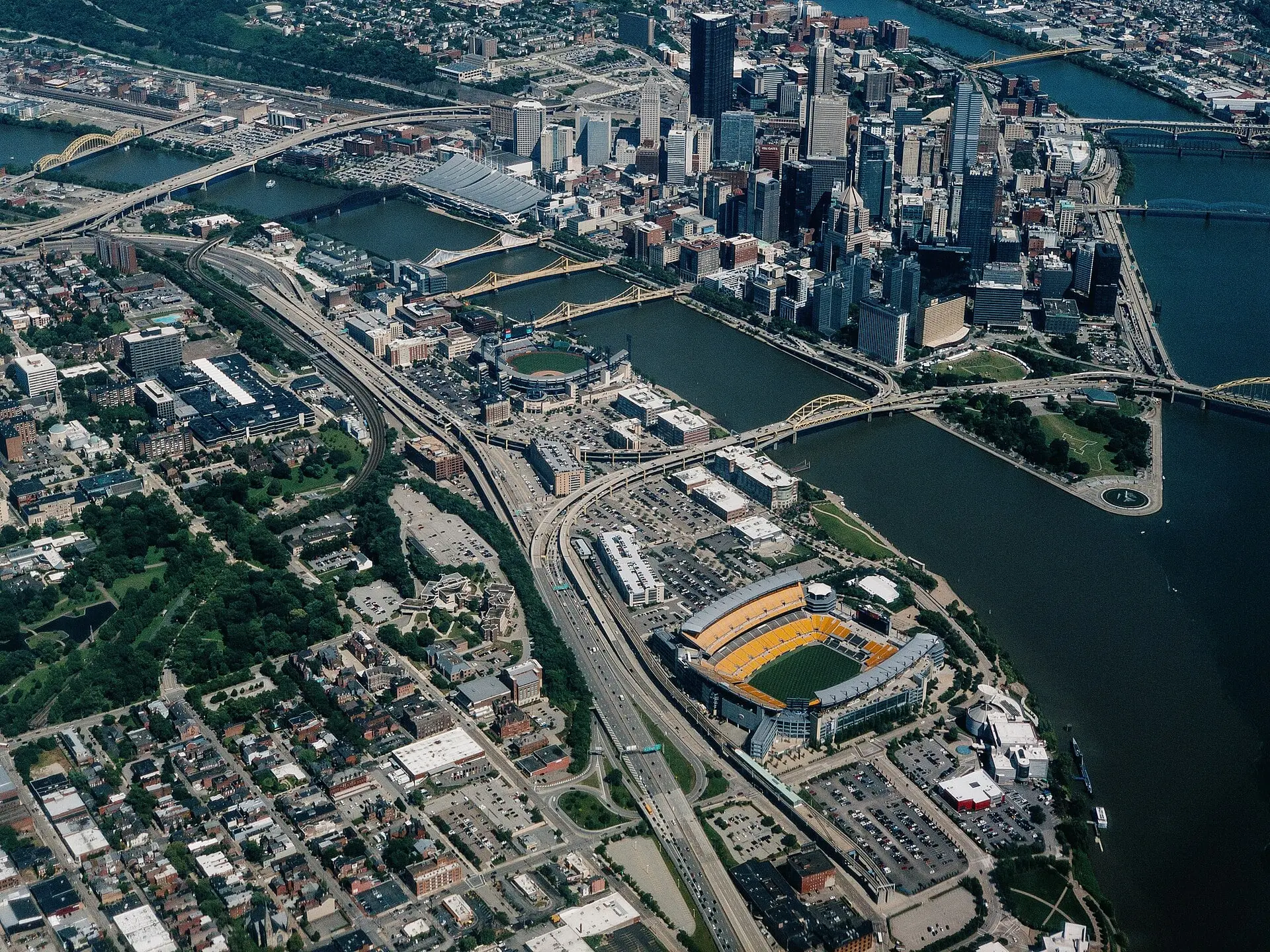Aerial view of the Pittsburgh skyline with the stadium beside the Ohio River on the North Shore